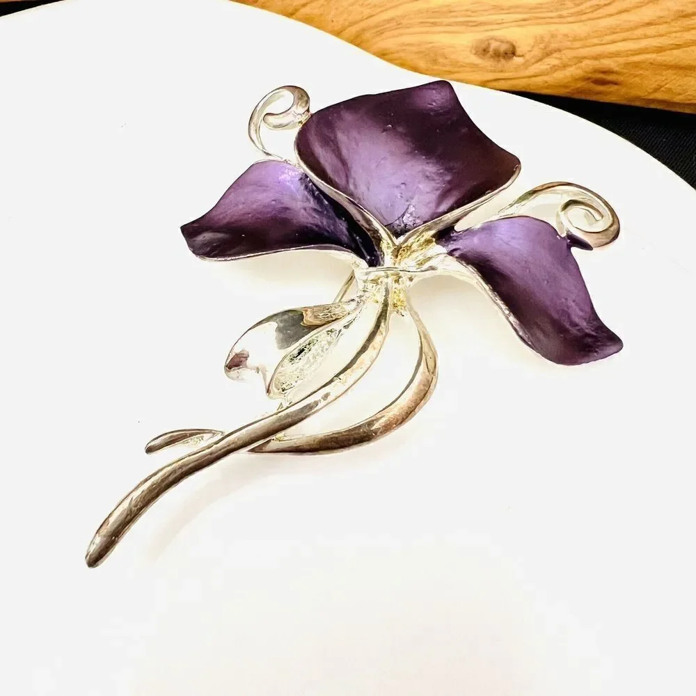 Vintage Silver Tone Satin Puple Enamel Flower with Stem Leaf Floral Brooch 4084